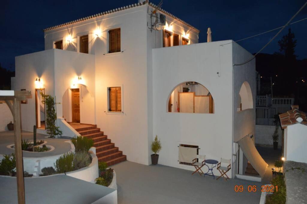 Sunblaze Studios 2 Spetses Town Exterior photo